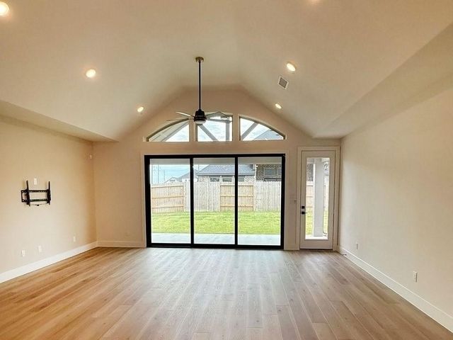 632 Golden Aster Boulevard, Waller, TX 77484
