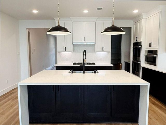 632 Golden Aster Boulevard, Waller, TX 77484
