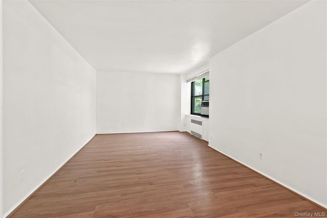 13915 28th Road 1G, Flushing, NY 11354