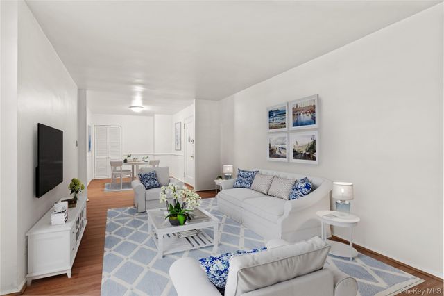 13915 28th Road 1G, Flushing, NY 11354