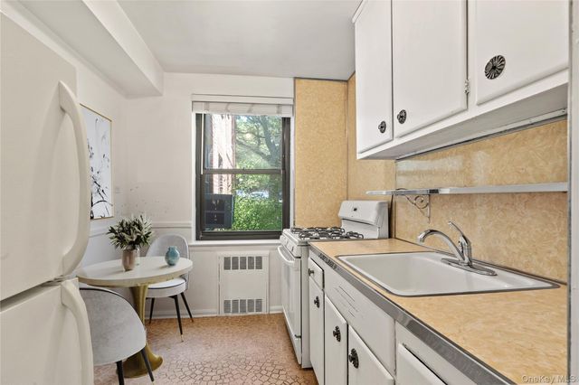 13915 28th Road 1G, Flushing, NY 11354