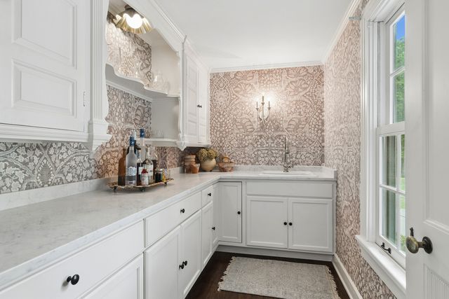 332 Old Sutton Road, Barrington Hills, IL 60010