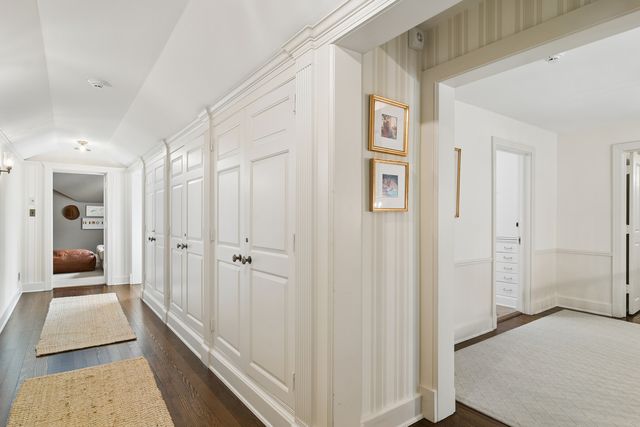 332 Old Sutton Road, Barrington Hills, IL 60010