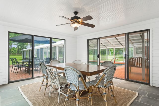 332 Old Sutton Road, Barrington Hills, IL 60010