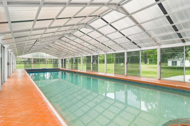 332 Old Sutton Road, Barrington Hills, IL 60010