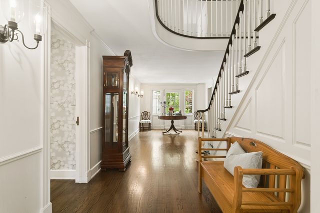 332 Old Sutton Road, Barrington Hills, IL 60010