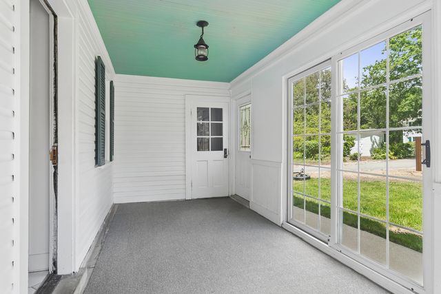 332 Old Sutton Road, Barrington Hills, IL 60010