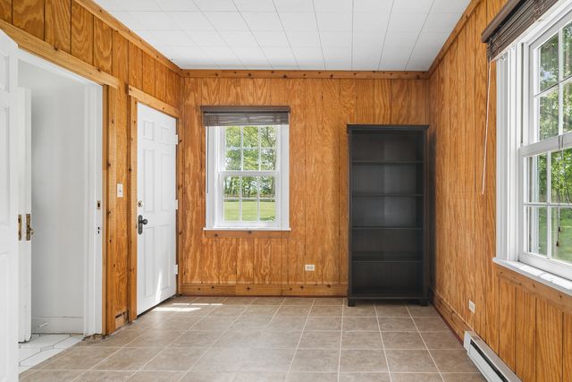 332 Old Sutton Road, Barrington Hills, IL 60010