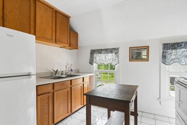 332 Old Sutton Road, Barrington Hills, IL 60010