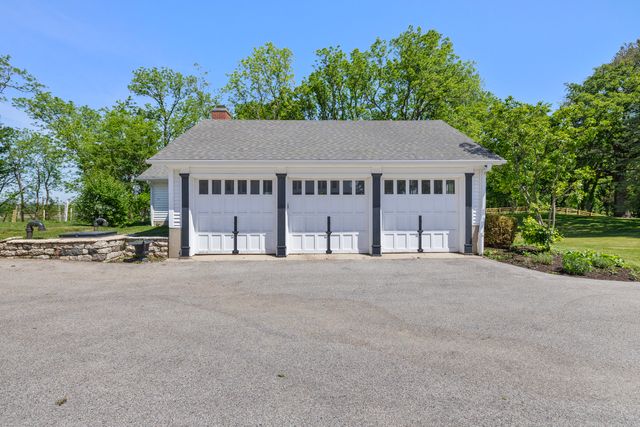 332 Old Sutton Road, Barrington Hills, IL 60010