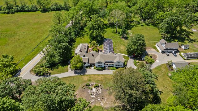 332 Old Sutton Road, Barrington Hills, IL 60010