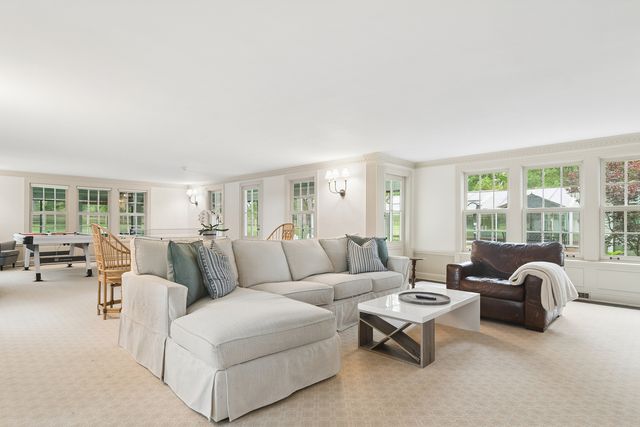 332 Old Sutton Road, Barrington Hills, IL 60010