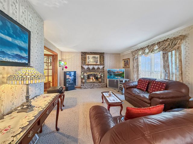 4915 OAKBARK Court, Erie, PA 16506