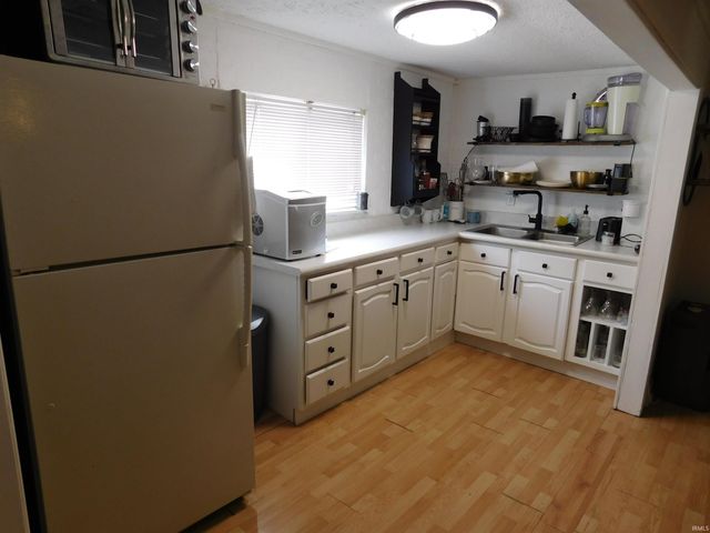 2 EMS B1D Lane, Leesburg, IN 46538