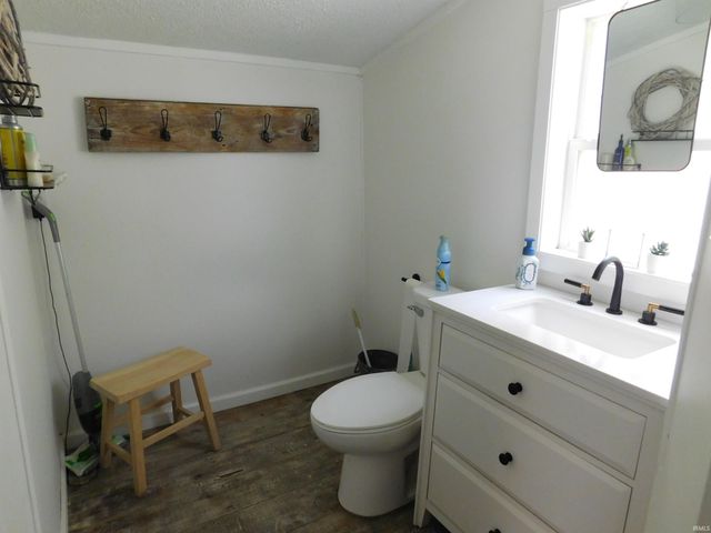 2 EMS B1D Lane, Leesburg, IN 46538