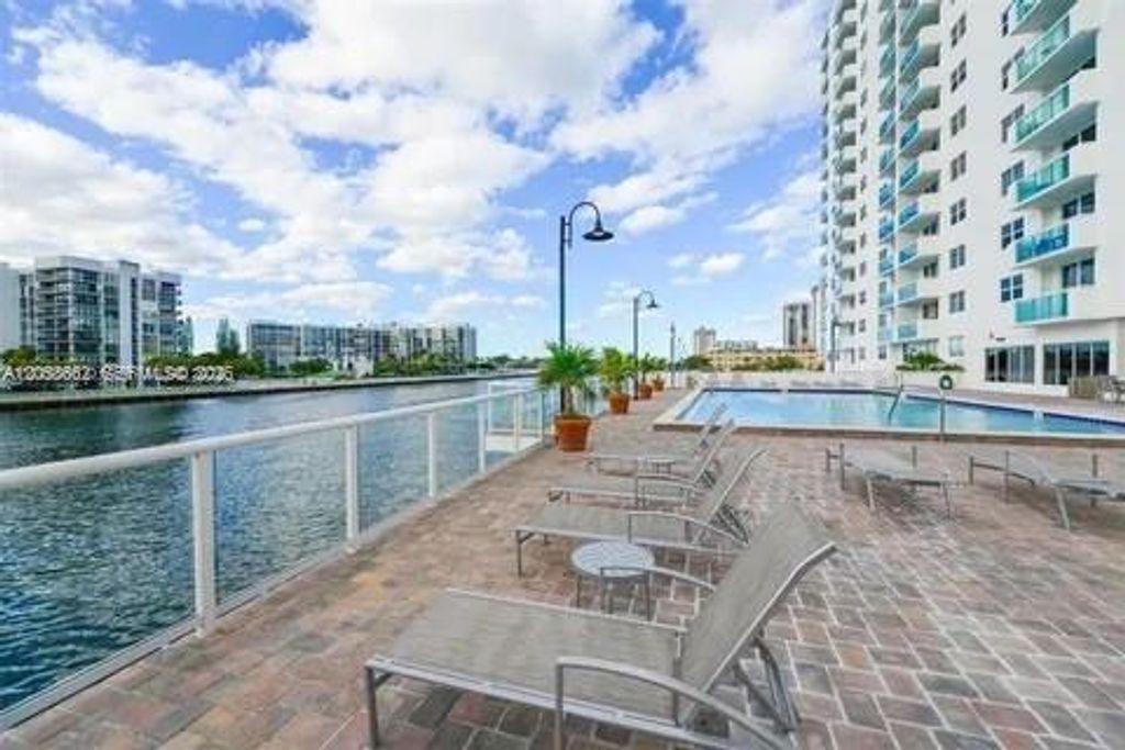 3000 S Ocean Dr 518, Hollywood, FL 33019