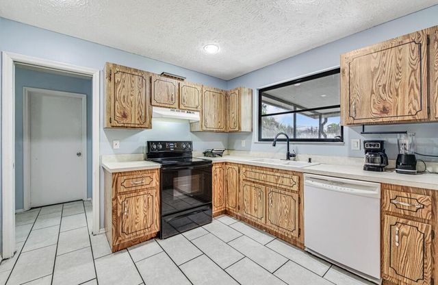 366 SE Lancaster Avenue, Port St. Lucie, FL 34984