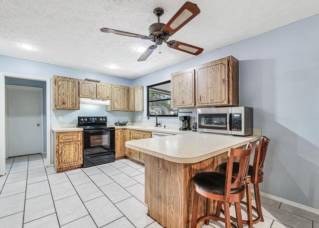 366 SE Lancaster Avenue, Port St. Lucie, FL 34984