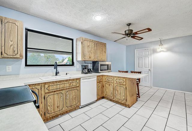 366 SE Lancaster Avenue, Port St. Lucie, FL 34984