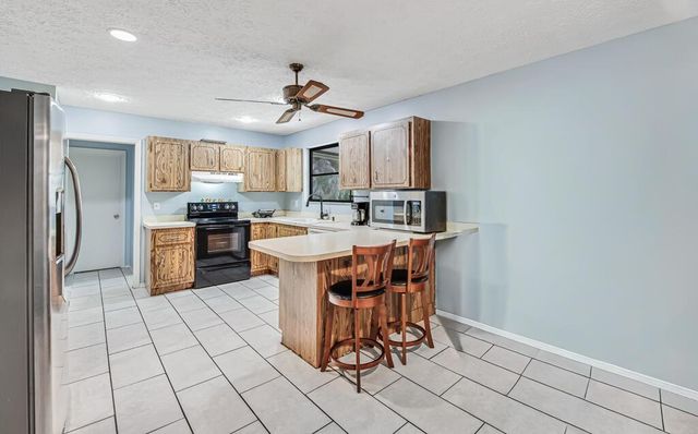 366 SE Lancaster Avenue, Port St. Lucie, FL 34984