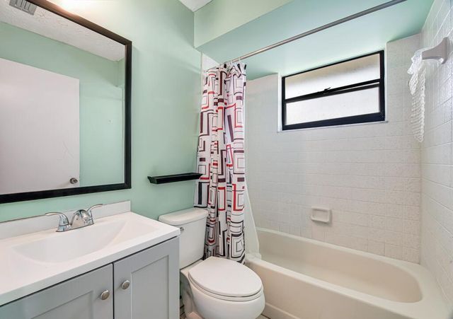 366 SE Lancaster Avenue, Port St. Lucie, FL 34984