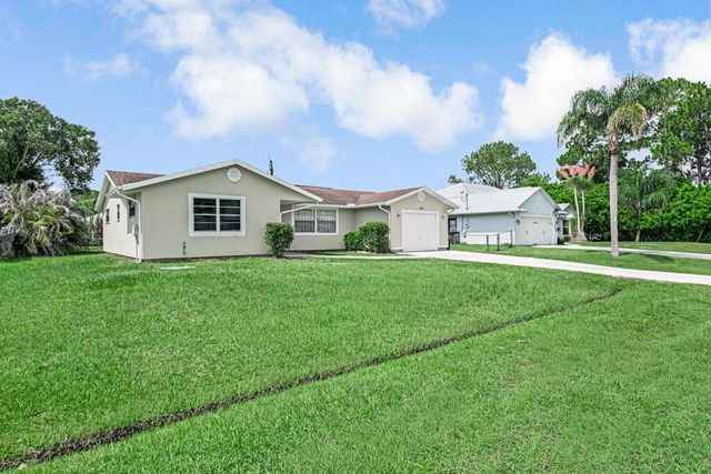366 SE Lancaster Avenue, Port St. Lucie, FL 34984