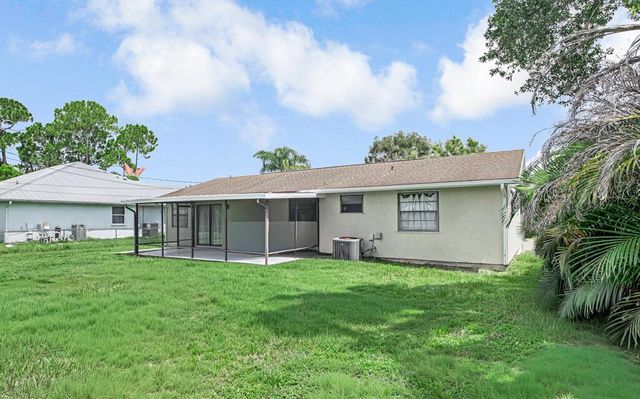 366 SE Lancaster Avenue, Port St. Lucie, FL 34984