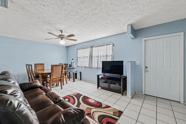 366 SE Lancaster Avenue, Port St. Lucie, FL 34984