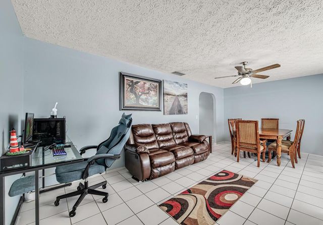366 SE Lancaster Avenue, Port St. Lucie, FL 34984