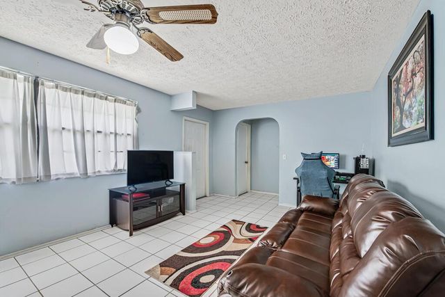 366 SE Lancaster Avenue, Port St. Lucie, FL 34984