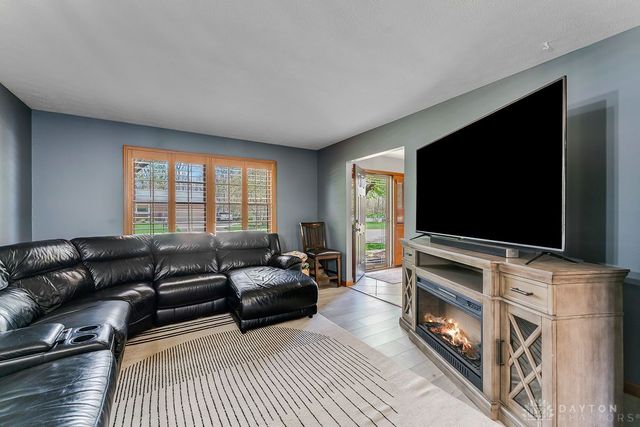 120 Deer Trail Drive, Springboro, OH 45066