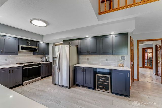 120 Deer Trail Drive, Springboro, OH 45066