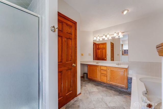 120 Deer Trail Drive, Springboro, OH 45066