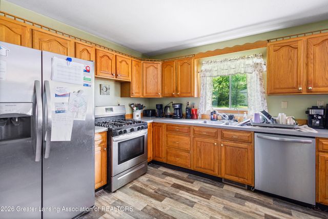 10216 N Royston Road, Grand Ledge, MI 48837