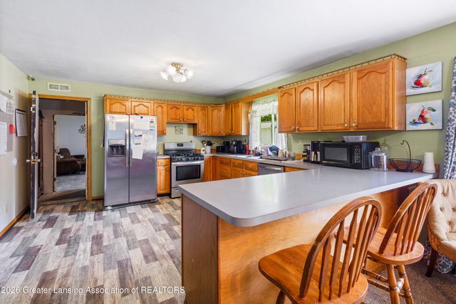 10216 N Royston Road, Grand Ledge, MI 48837