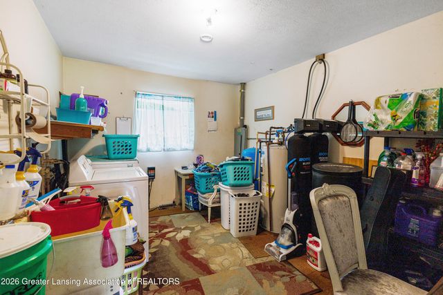 10216 N Royston Road, Grand Ledge, MI 48837