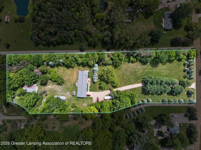 10216 N Royston Road, Grand Ledge, MI 48837