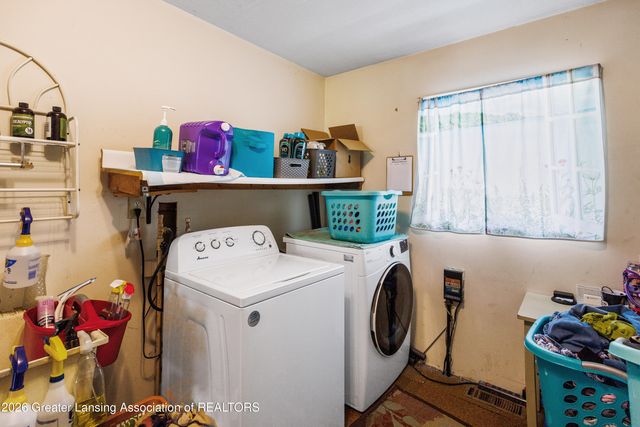 10216 N Royston Road, Grand Ledge, MI 48837