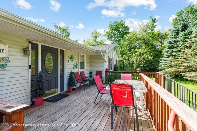 10216 N Royston Road, Grand Ledge, MI 48837