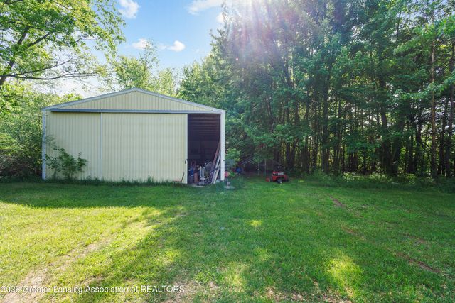 10216 N Royston Road, Grand Ledge, MI 48837