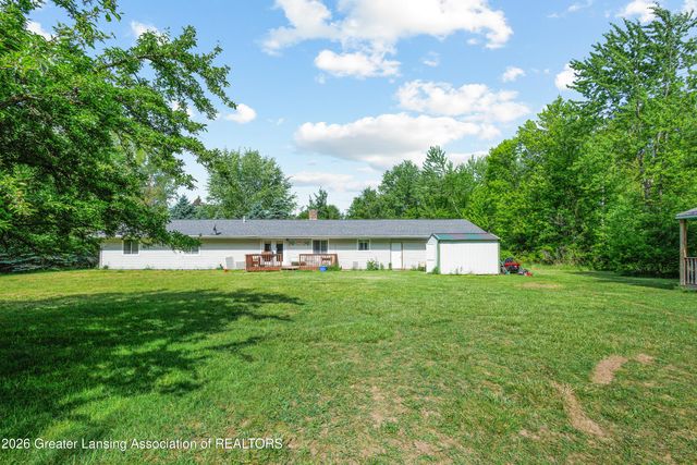 10216 N Royston Road, Grand Ledge, MI 48837