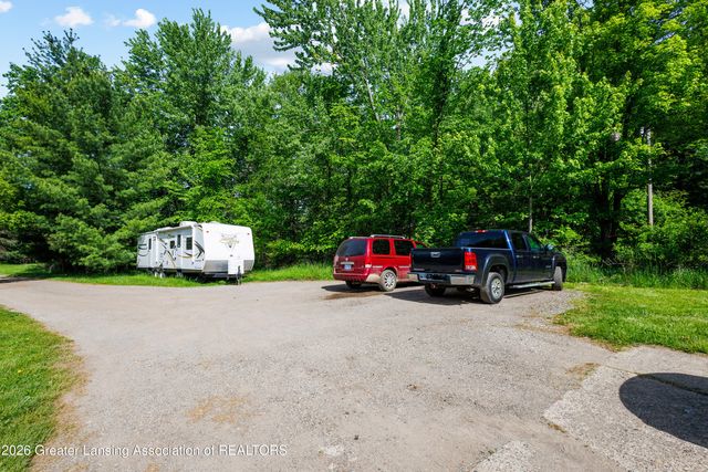 10216 N Royston Road, Grand Ledge, MI 48837