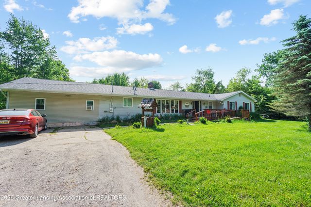 10216 N Royston Road, Grand Ledge, MI 48837