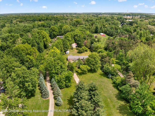 10216 N Royston Road, Grand Ledge, MI 48837