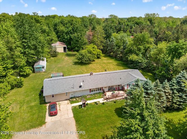 10216 N Royston Road, Grand Ledge, MI 48837