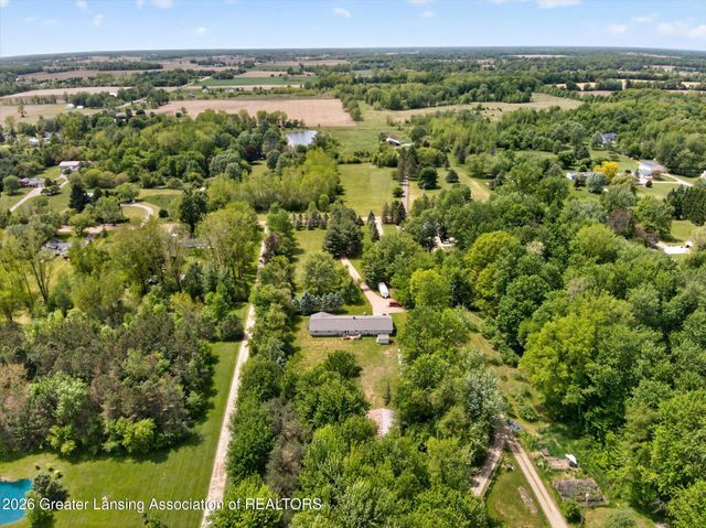10216 N Royston Road, Grand Ledge, MI 48837