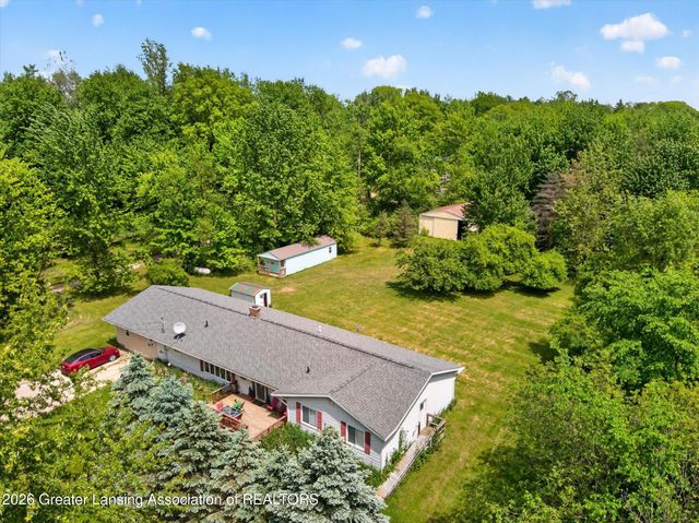 10216 N Royston Road, Grand Ledge, MI 48837