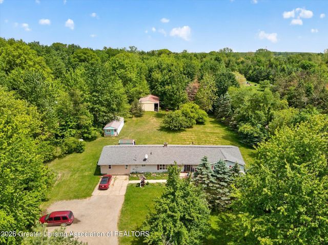 10216 N Royston Road, Grand Ledge, MI 48837