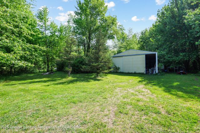 10216 N Royston Road, Grand Ledge, MI 48837
