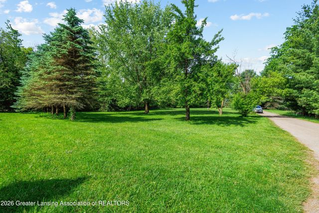 10216 N Royston Road, Grand Ledge, MI 48837